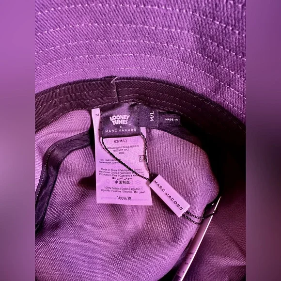 NWT Looney Tunes X Marc Jacobs Bucket Hat 🐰